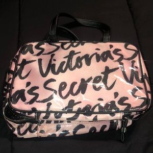 Travel makeup bag